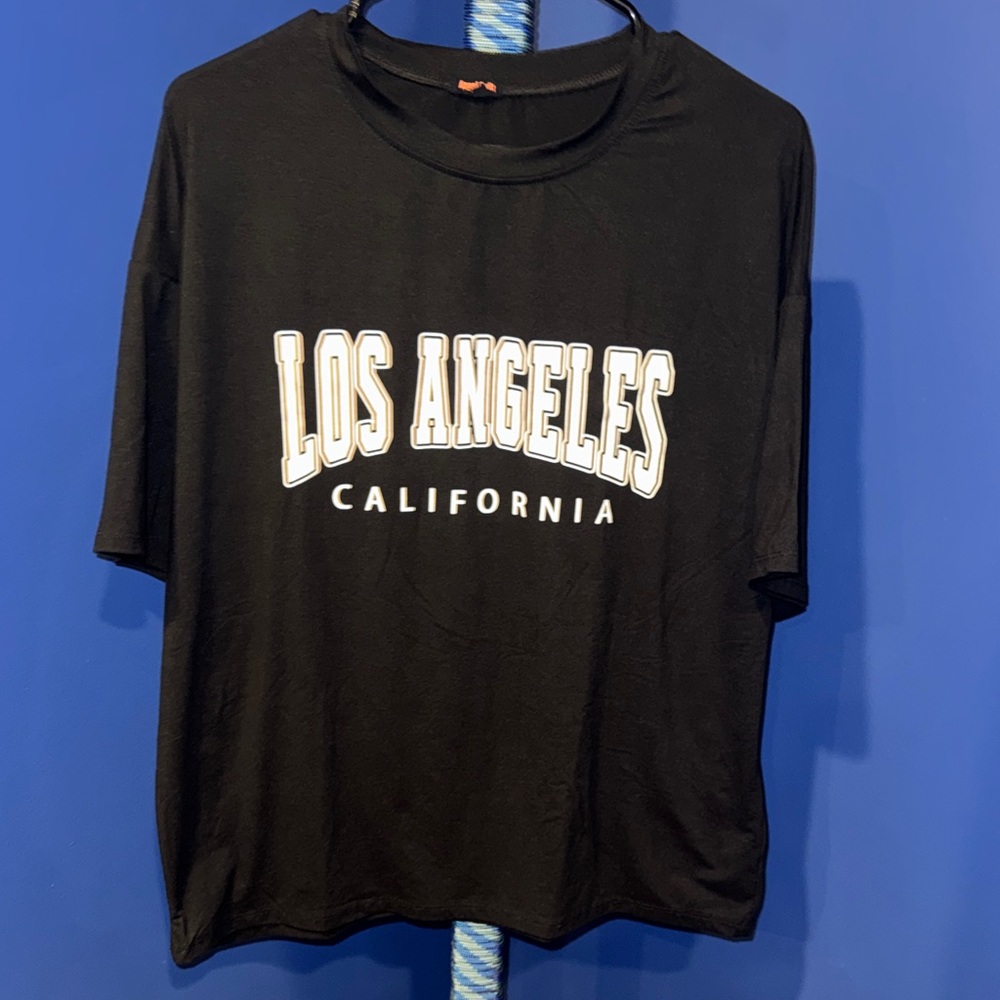 Angel Cult-  NWOT Los Angeles California Black Graphic Tee Size Medium - Picture 3 of 13